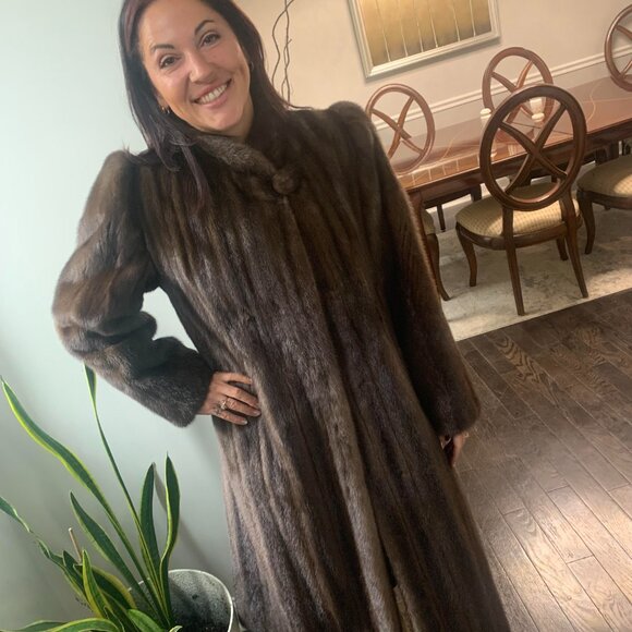 Top Quality Natural Full-Length, Fully Let-out Female Mahoghany Mink Coat - Picture 1 of 6
